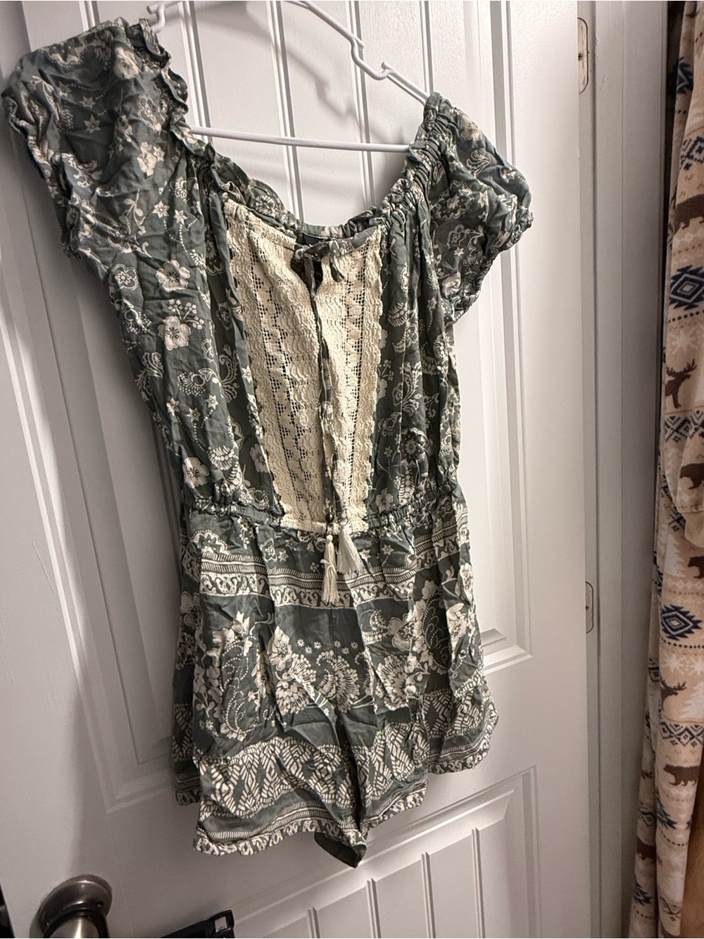 Angie Sage Green Floral Lace-Front Off-Shoulder Romper